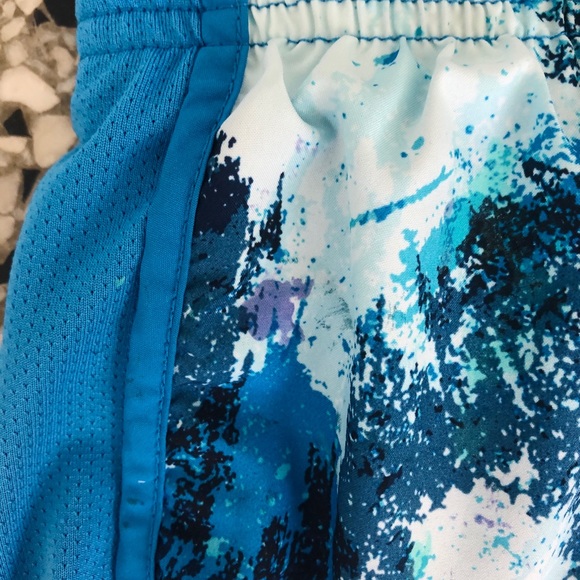 Nike Shorts - Picture 5 of 7